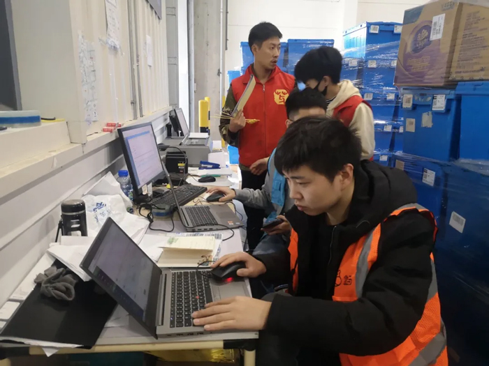 “双十一”| 你们熬夜剁手，k8凯发(中国)天生赢家·一触即发破晓奋战